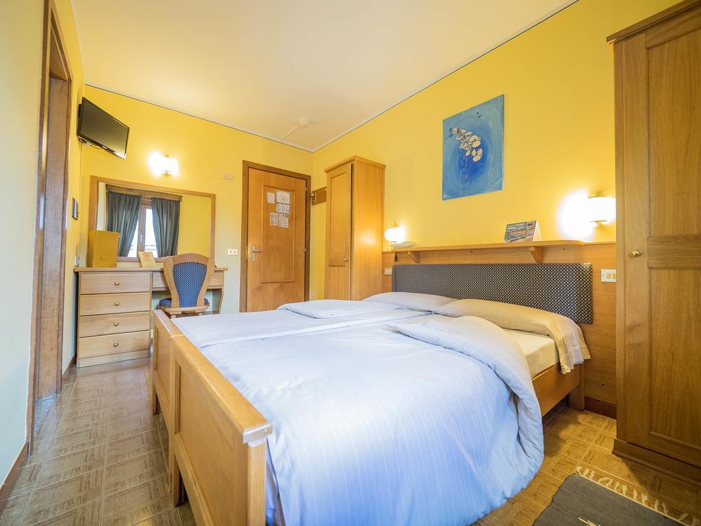 Hotel Baita Della Luna Livigno Dış mekan fotoğraf
